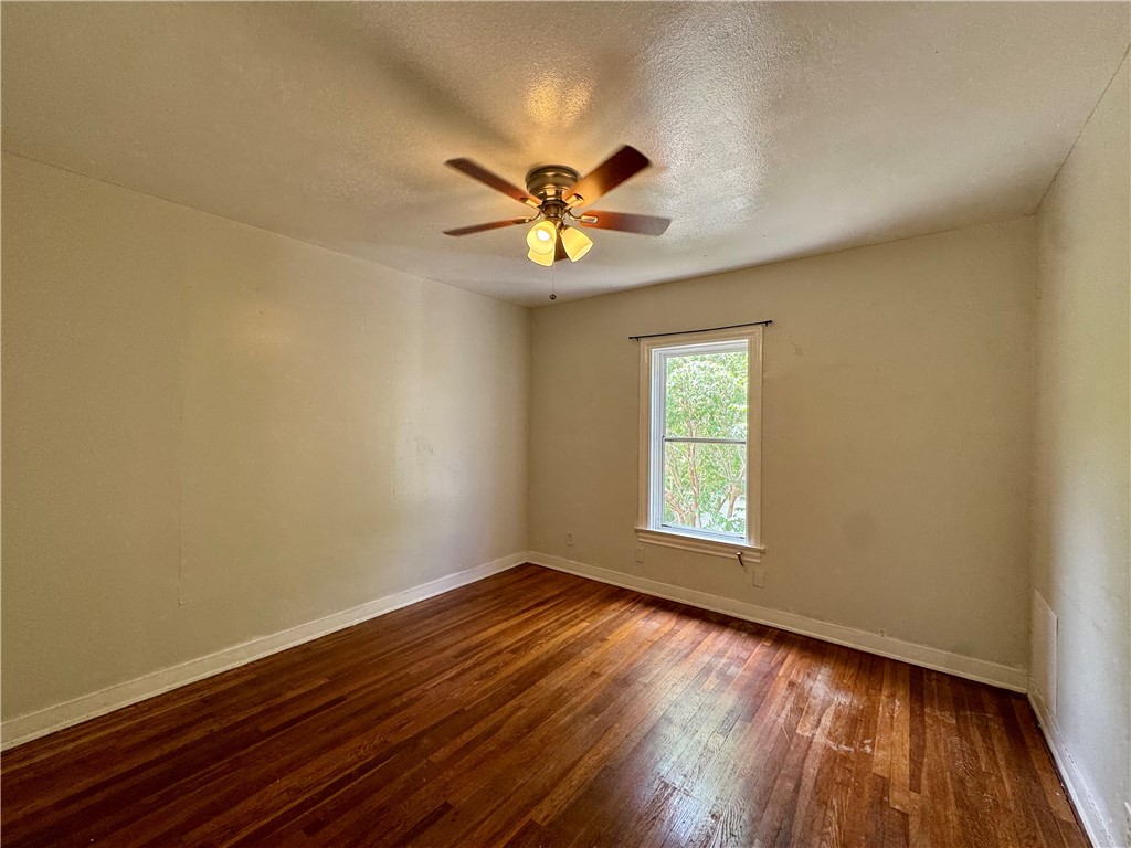 2805 Austin St B Property Photo 11