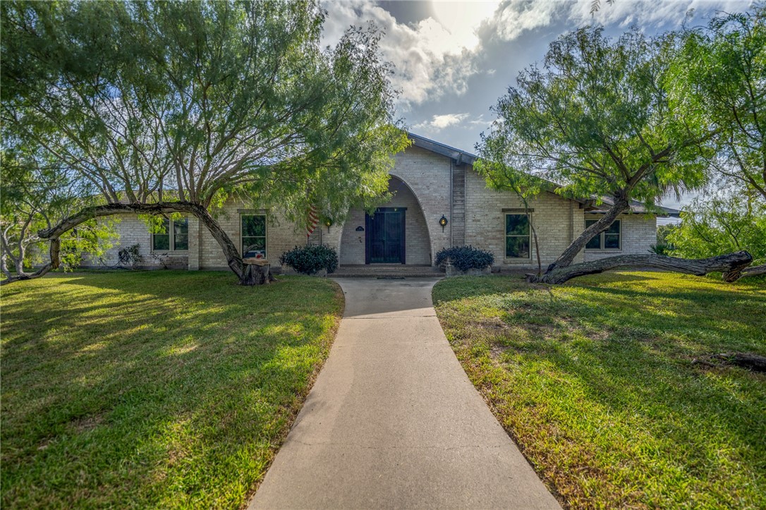 Windsor Park Real Estate Listings Main Image