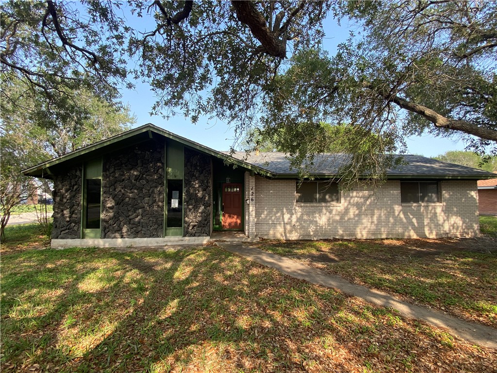 126 Fulton Pl Property Photo