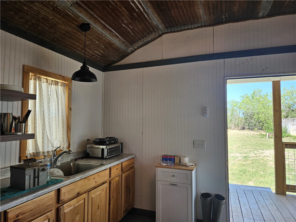 000 Cr 104/toro Rd Property Photo 11
