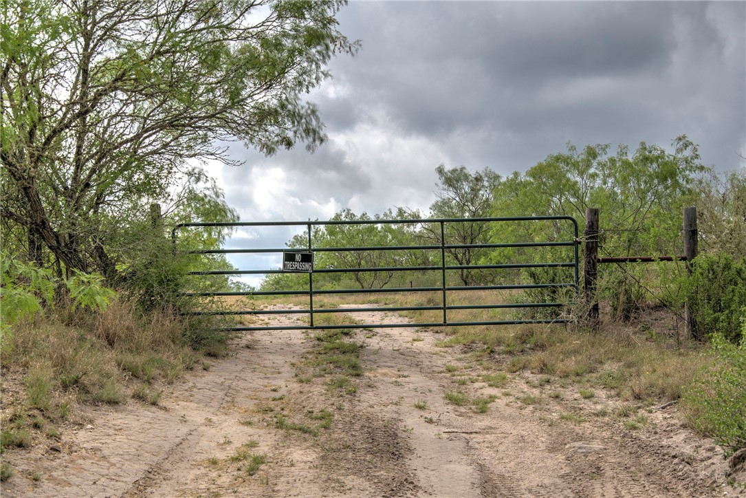 00 Cr 336 Property Photo 2