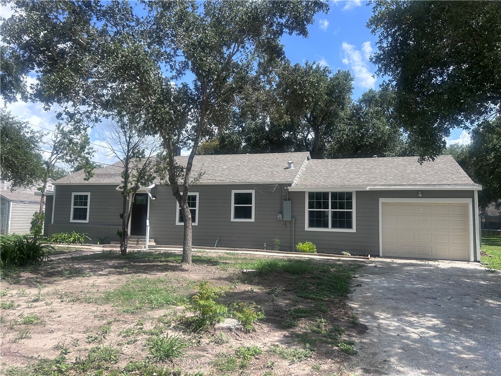 514 7th E Property Photo 1