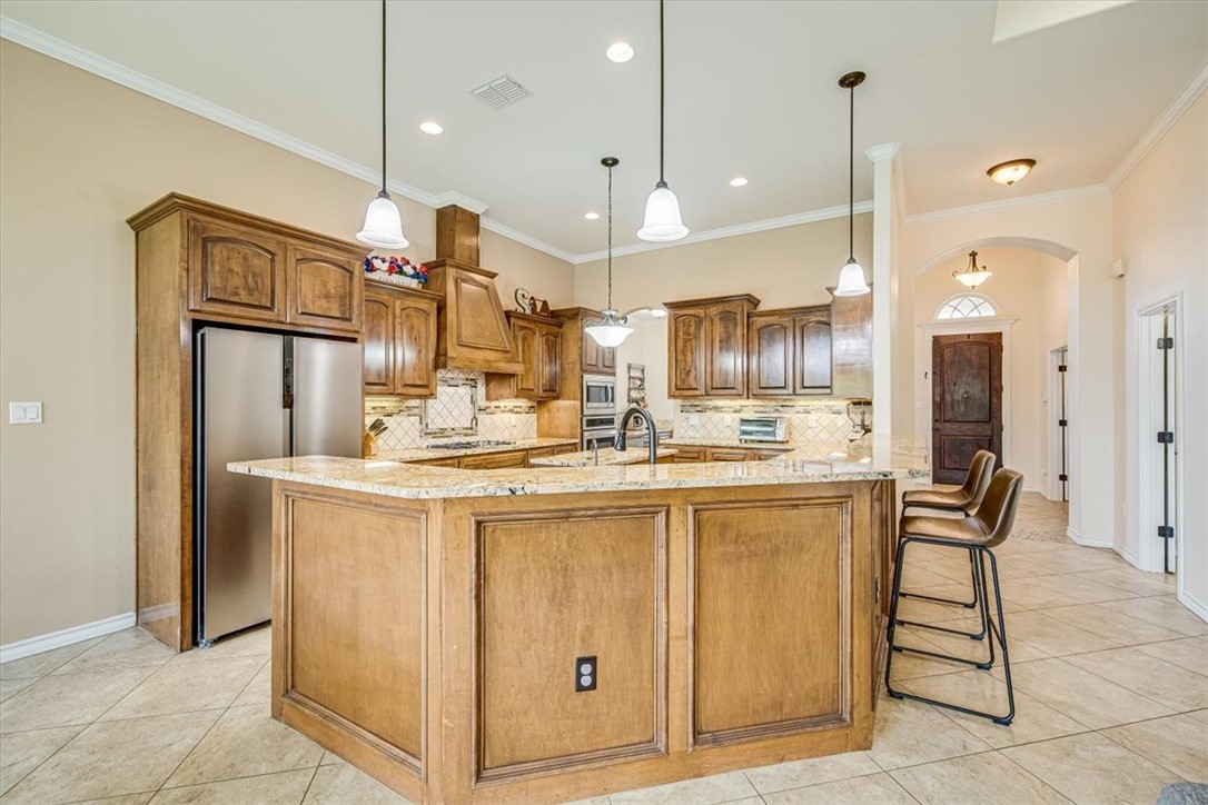 7522 S Lake Dr Property Photo 3