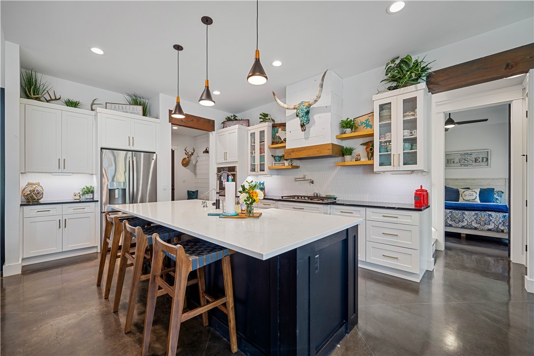 340 Warbler Dr Property Photo 8