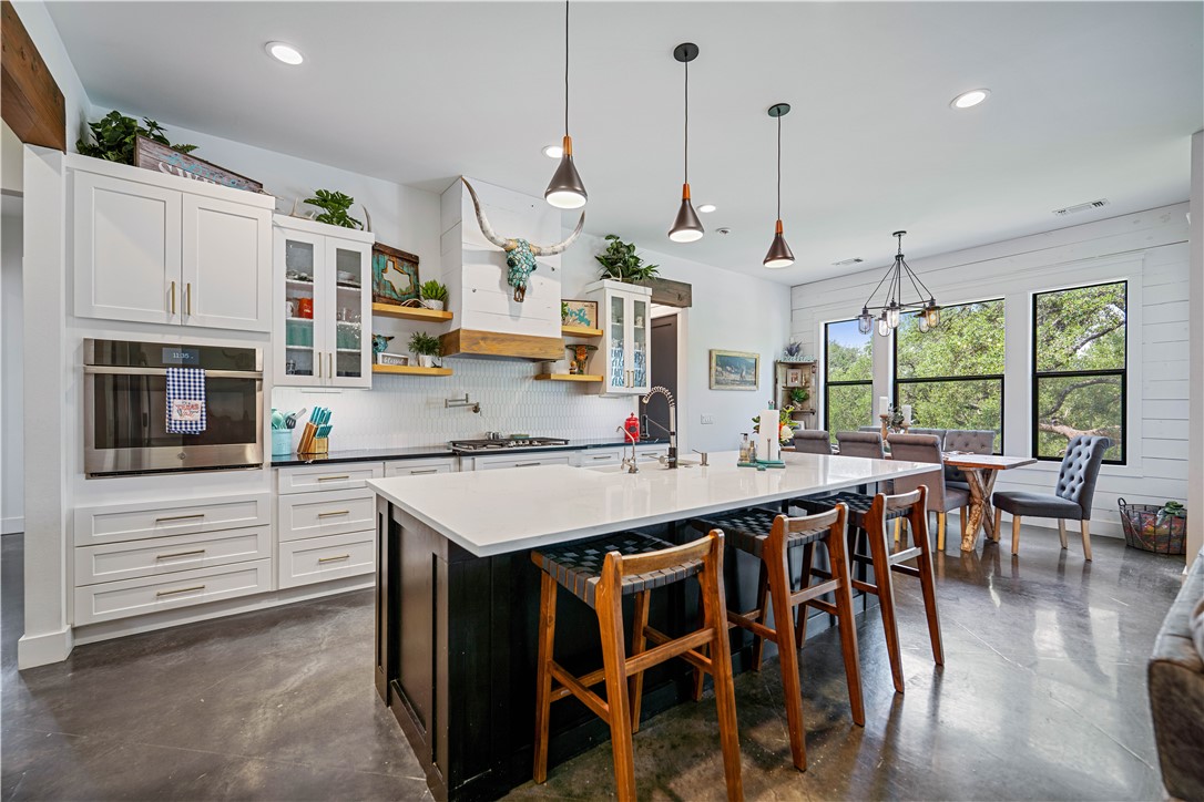 340 Warbler Dr Property Photo 10