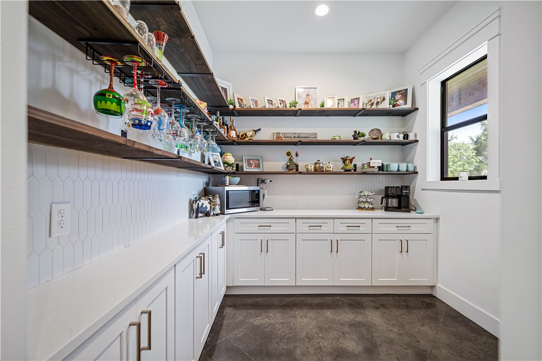 340 Warbler Dr Property Photo 12