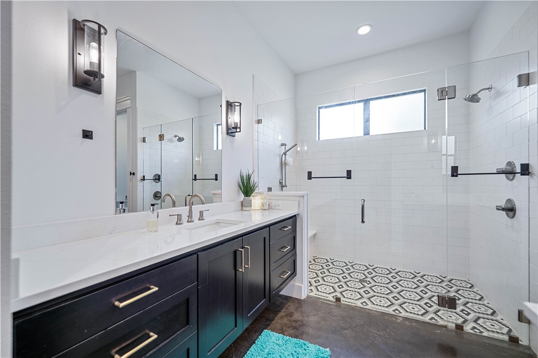 340 Warbler Dr Property Photo 19