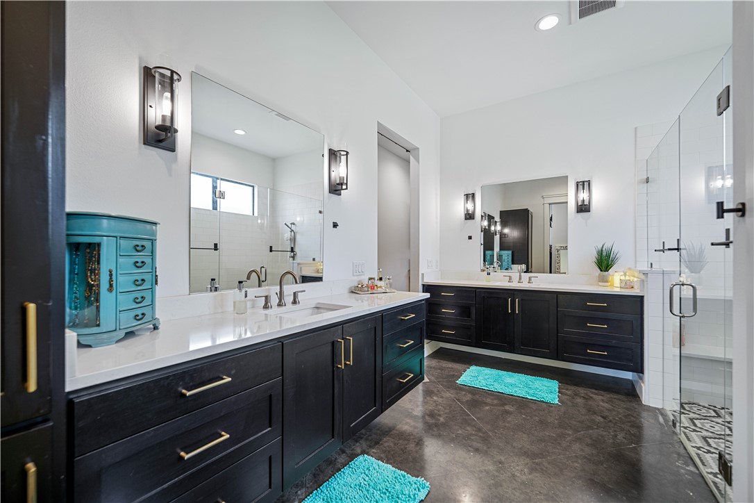 340 Warbler Dr Property Photo 20