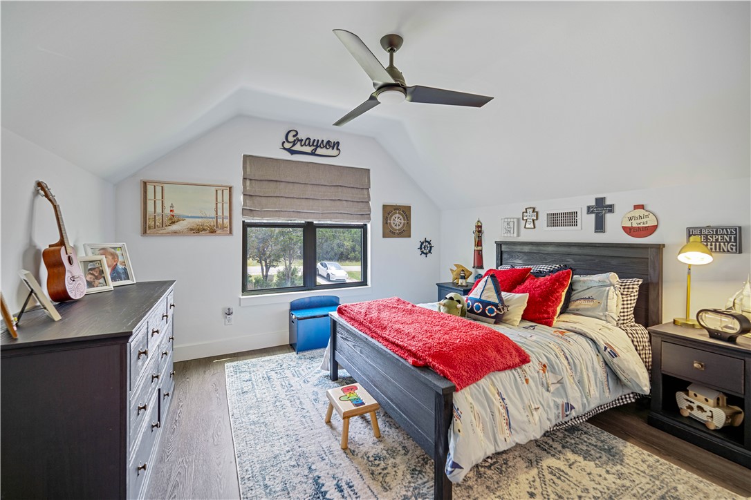 340 Warbler Dr Property Photo 23