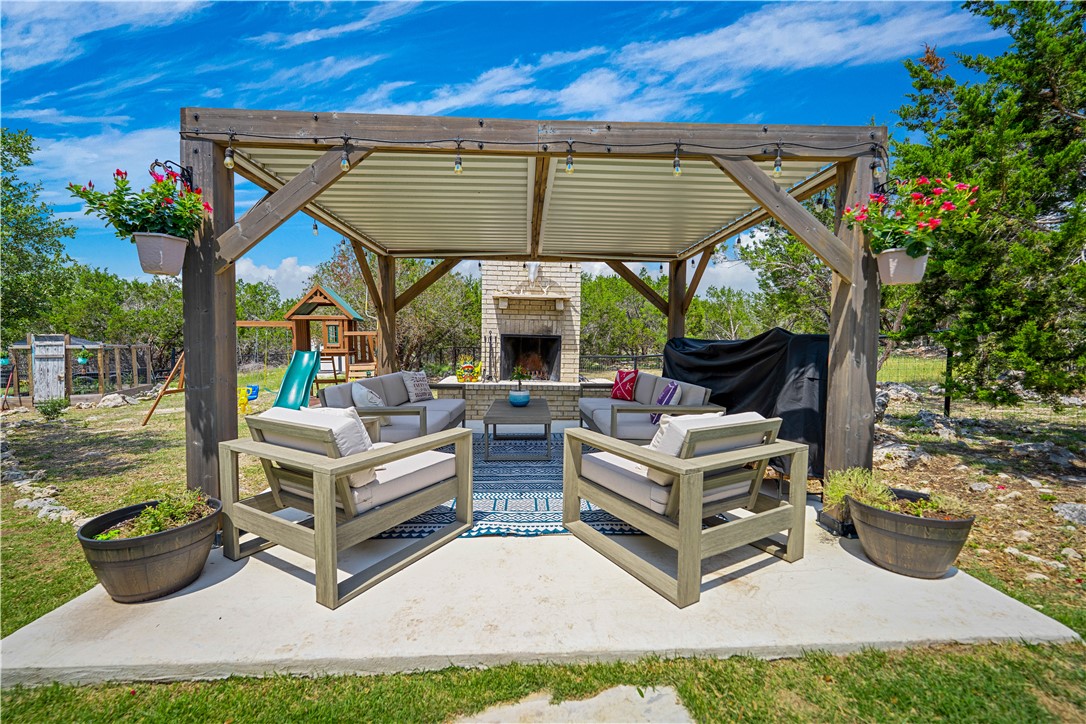 340 Warbler Dr Property Photo 27