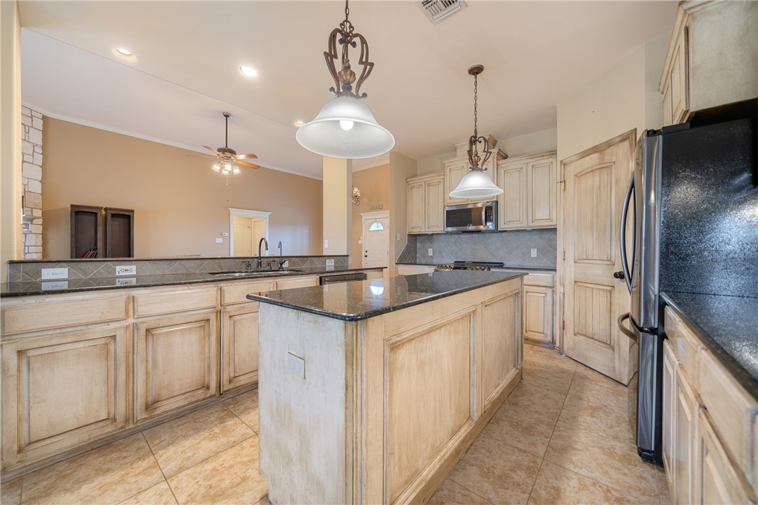 5889 Hidden Valley Loop Property Photo 13