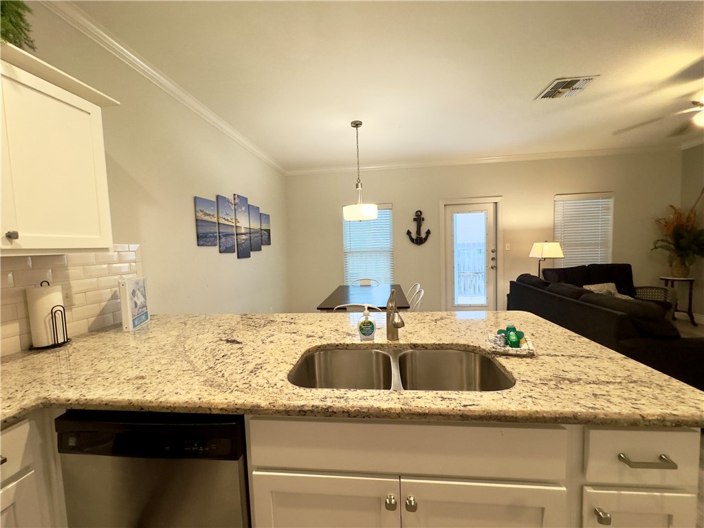 14814 Robla Dr Property Photo 9