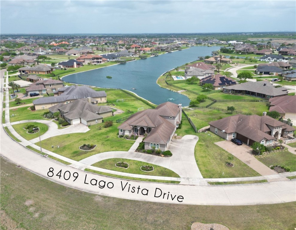 8409 Lago Vista Dr Property Photo 4