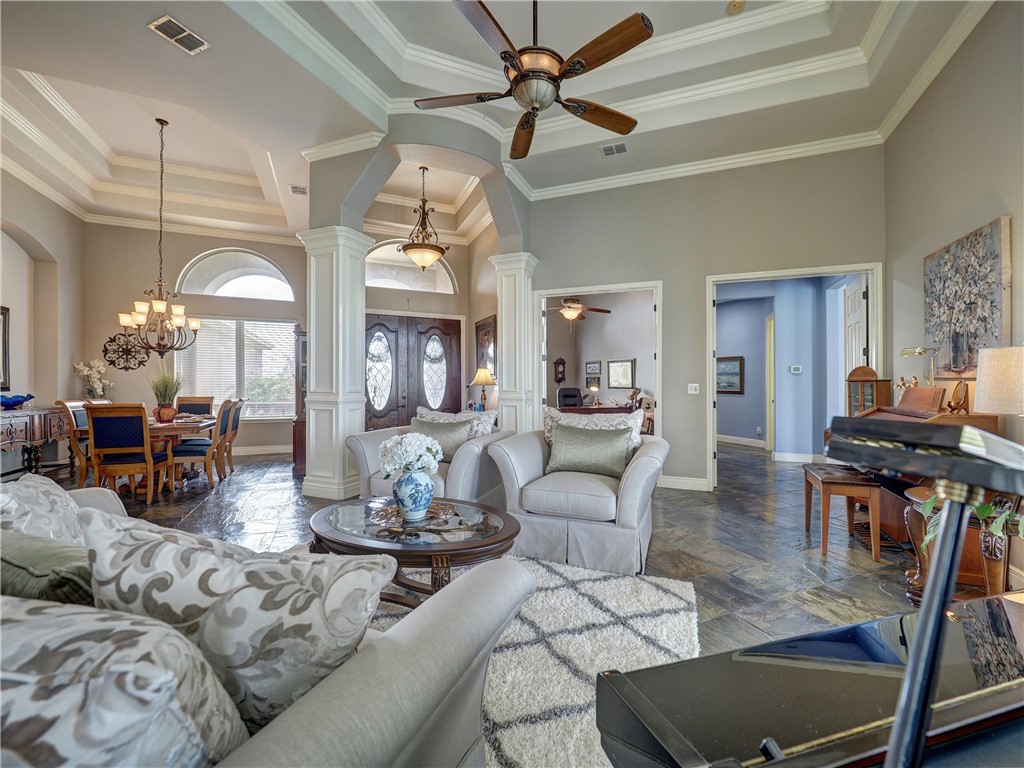 8409 Lago Vista Dr Property Photo 8