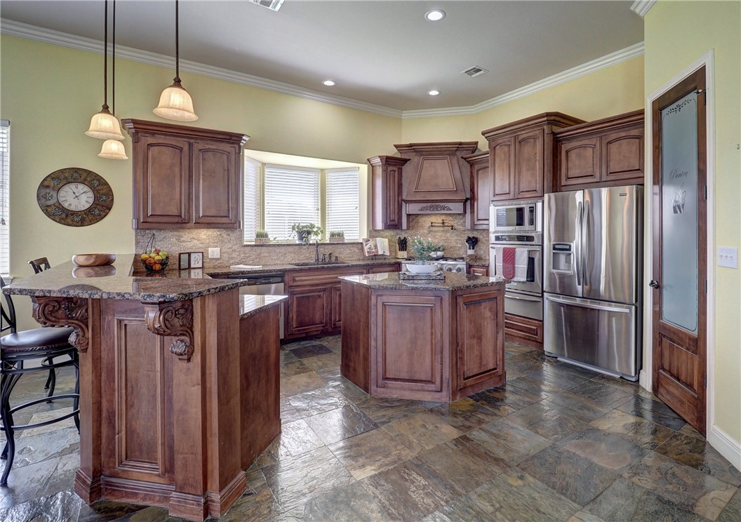 8409 Lago Vista Dr Property Photo 13