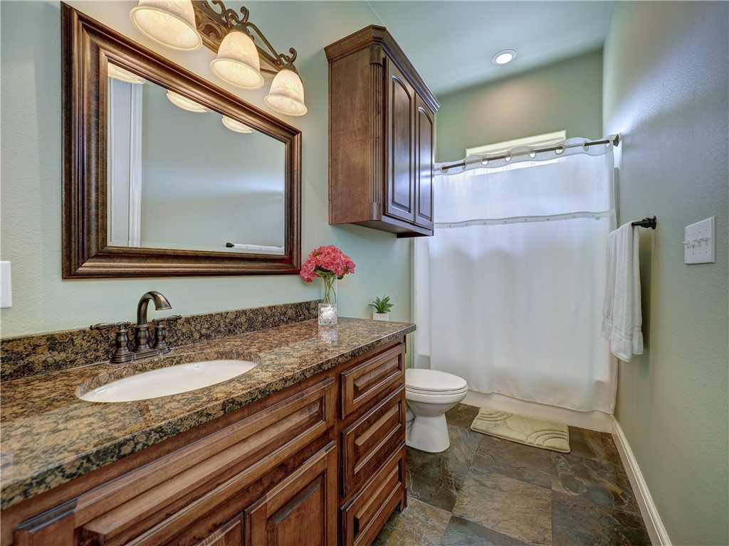 8409 Lago Vista Dr Property Photo 26