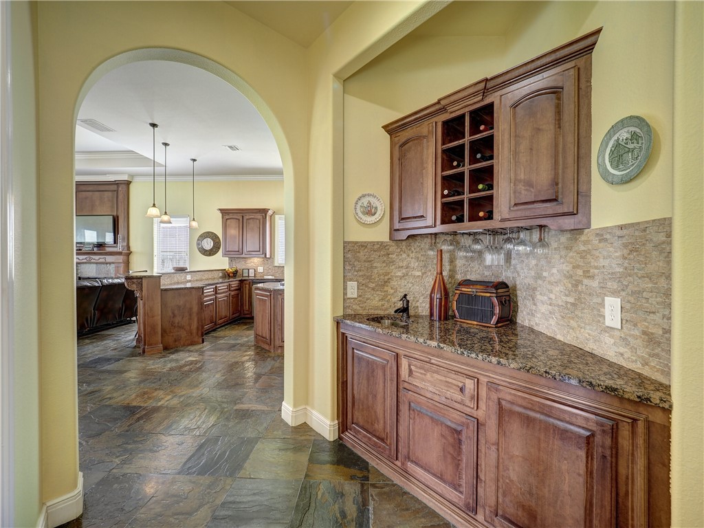 8409 Lago Vista Dr Property Photo 32