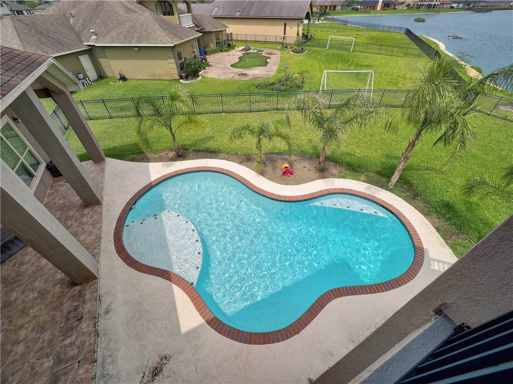 8409 Lago Vista Dr Property Photo 34