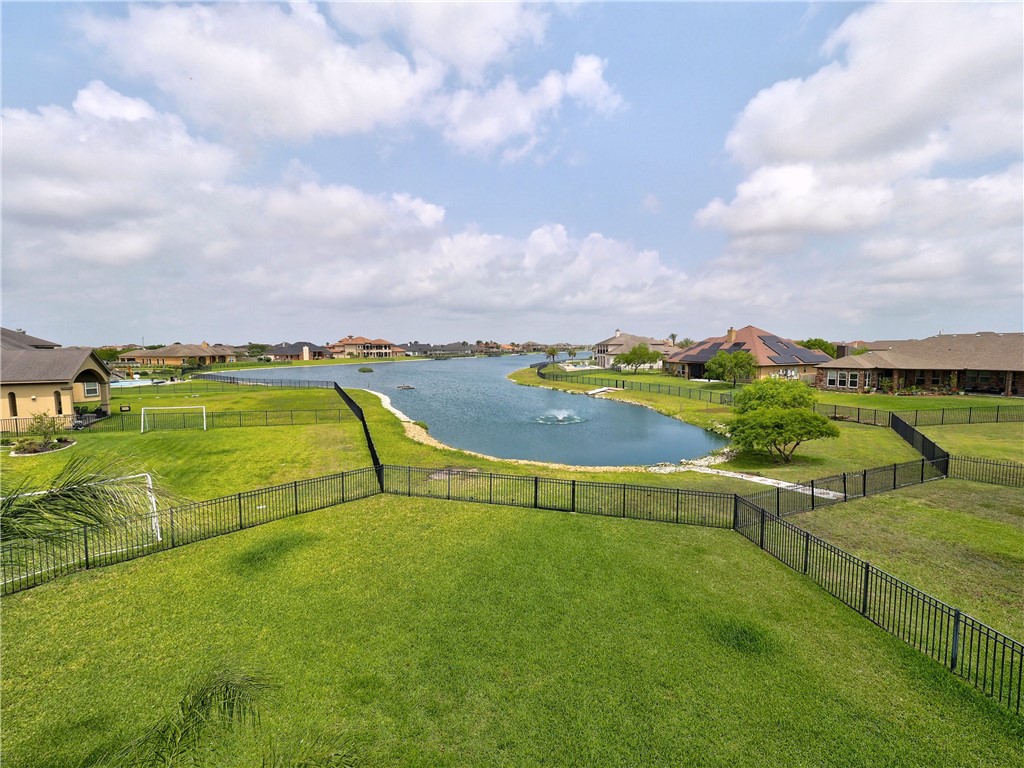 8409 Lago Vista Dr Property Photo 35