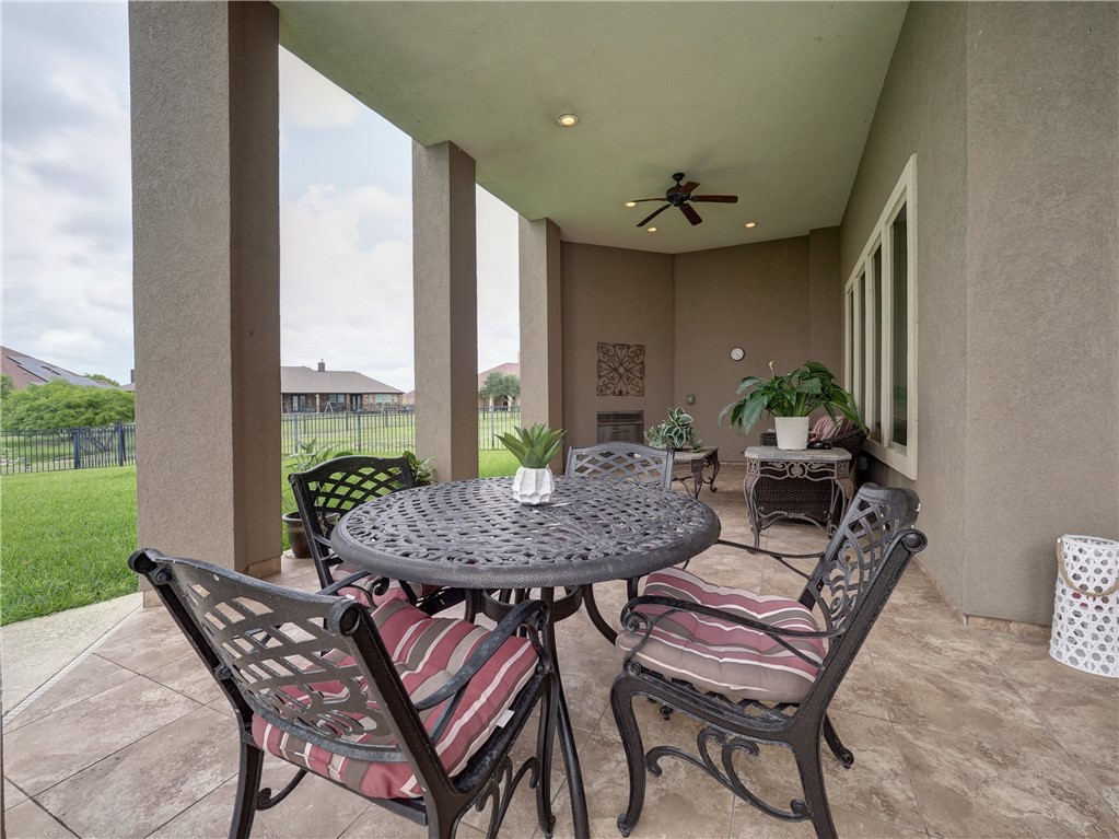 8409 Lago Vista Dr Property Photo 37