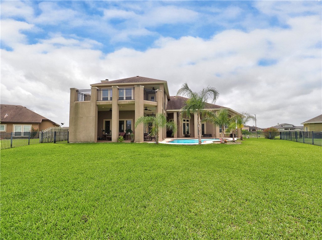 8409 Lago Vista Dr Property Photo 40