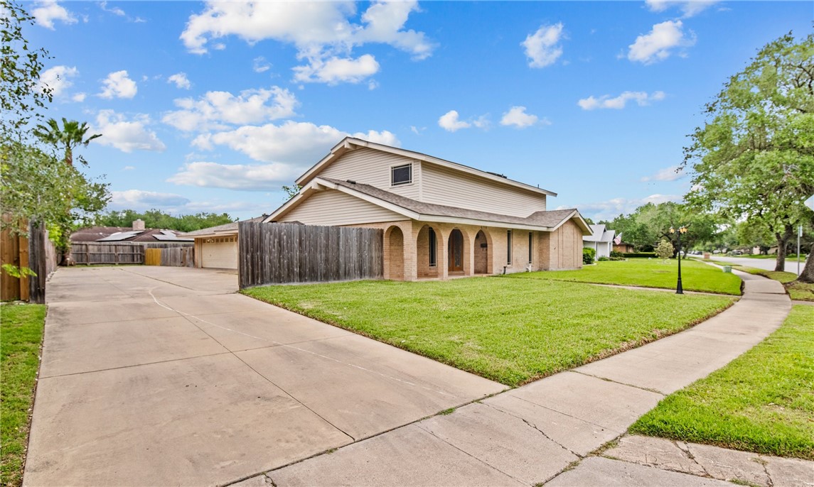 6358 Saint Andrews Dr Property Photo 3