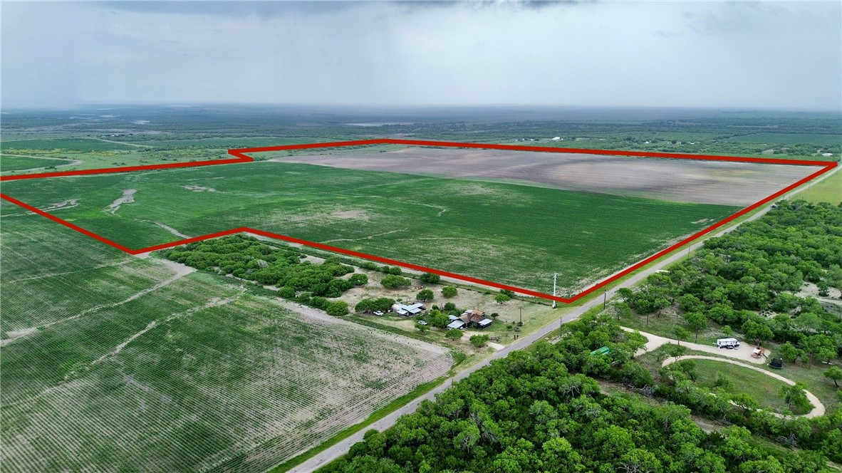 1070 S County Road Property Photo 2