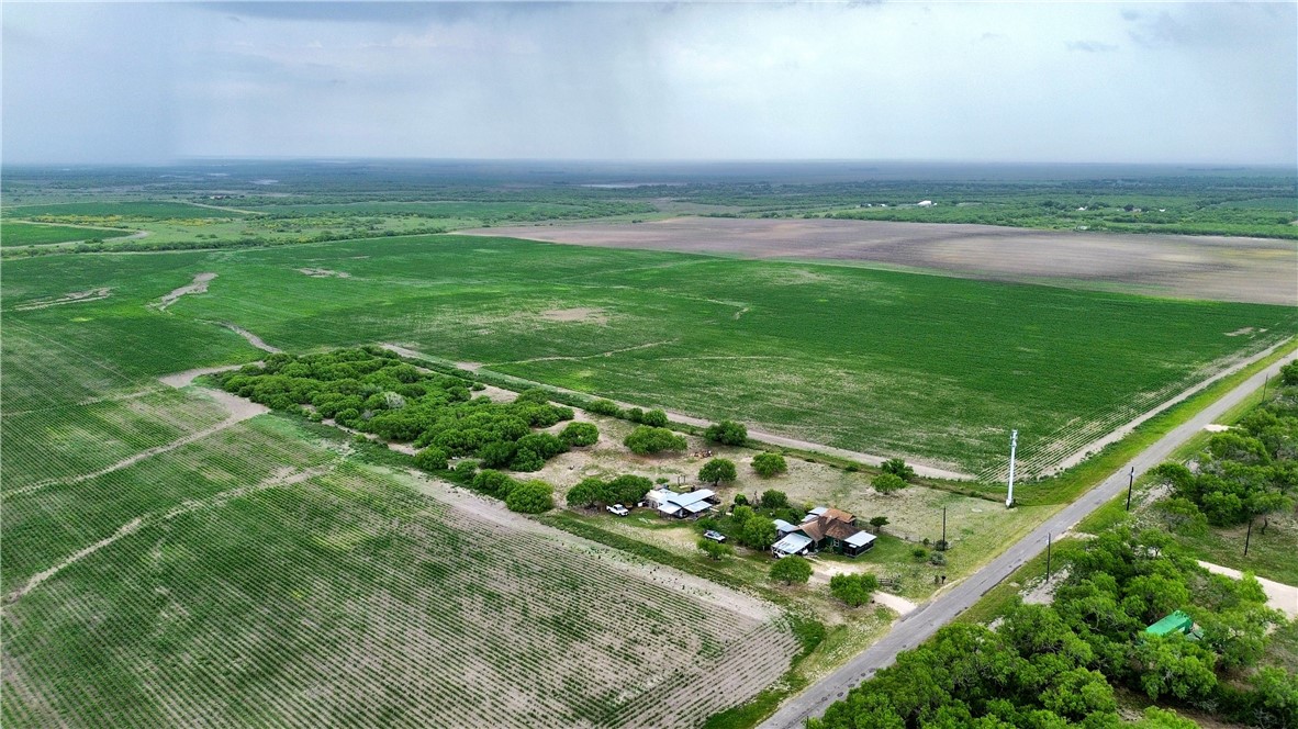 1070 S County Road Property Photo 14