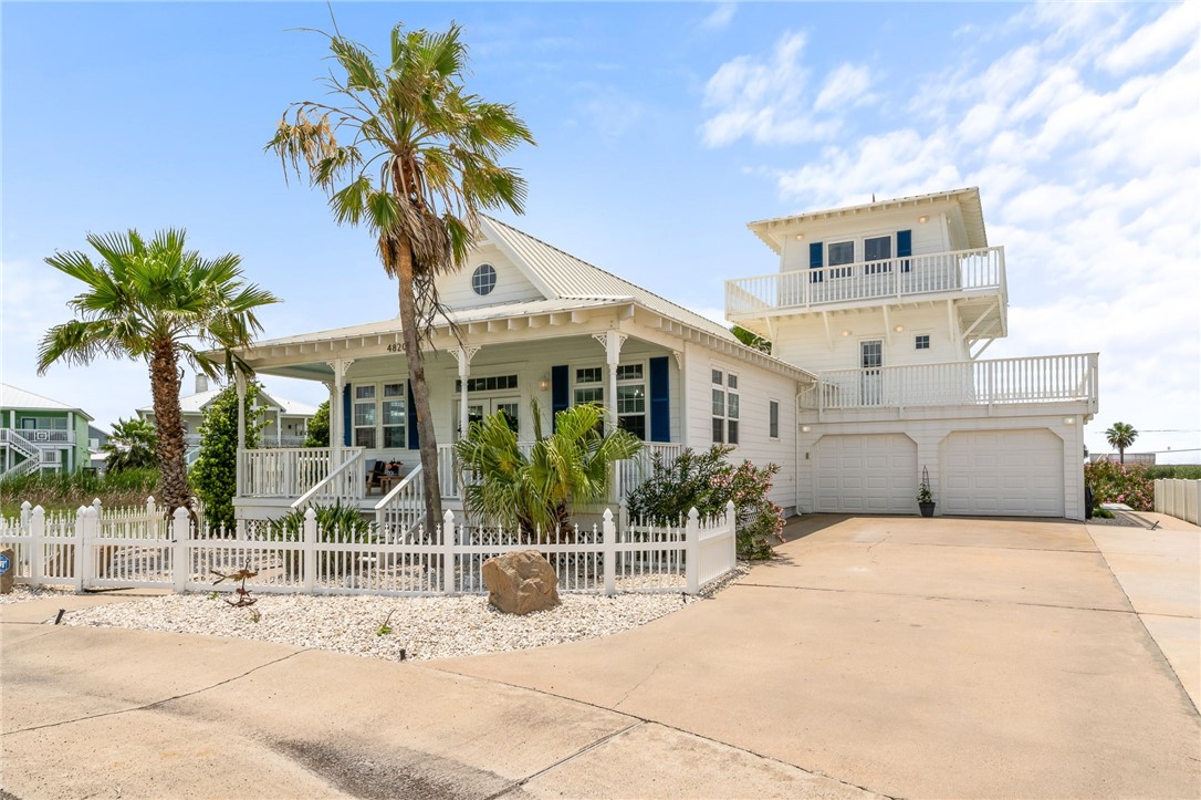 4820 Sanibel Property Photo 3