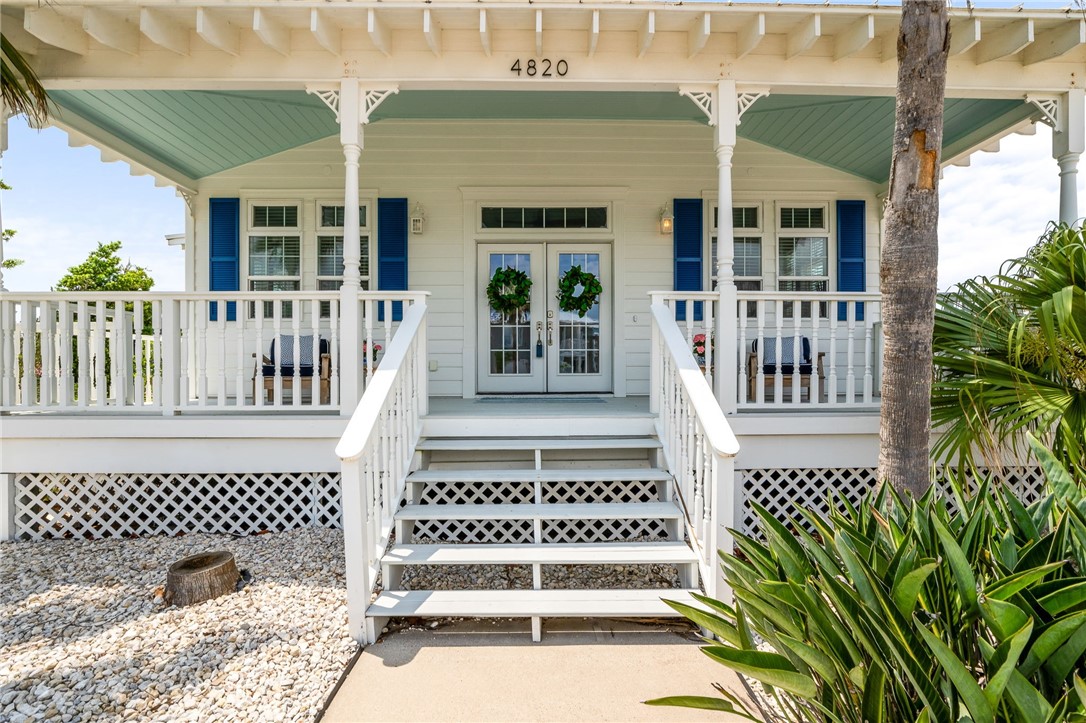 4820 Sanibel Property Photo 4