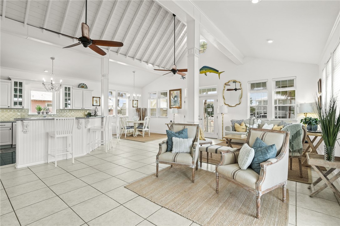 4820 Sanibel Property Photo 6