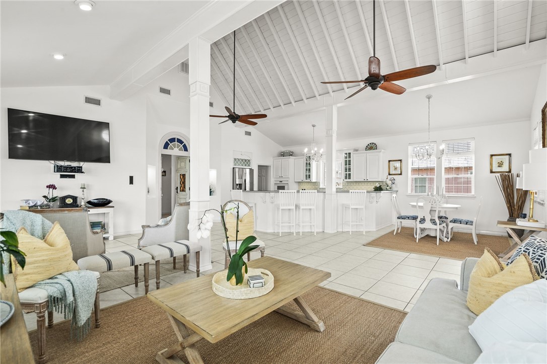 4820 Sanibel Property Photo 7