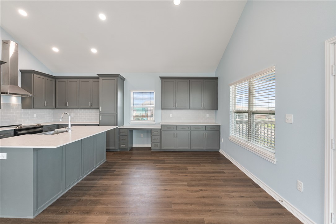 113 Knickerbocker St Property Photo 12