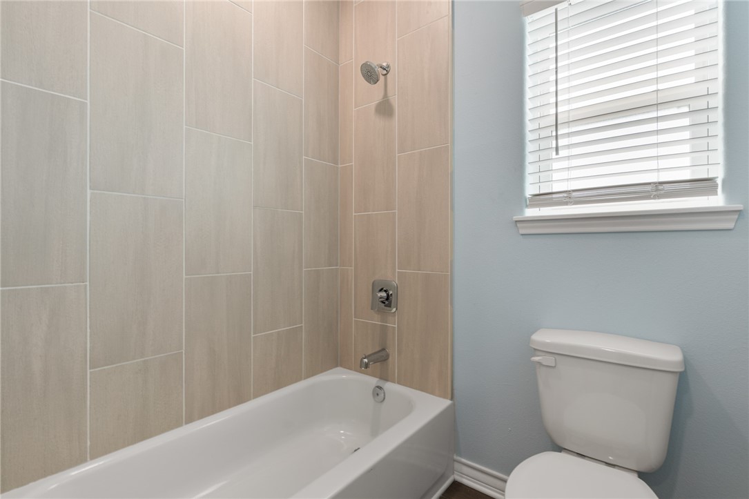 113 Knickerbocker St Property Photo 26