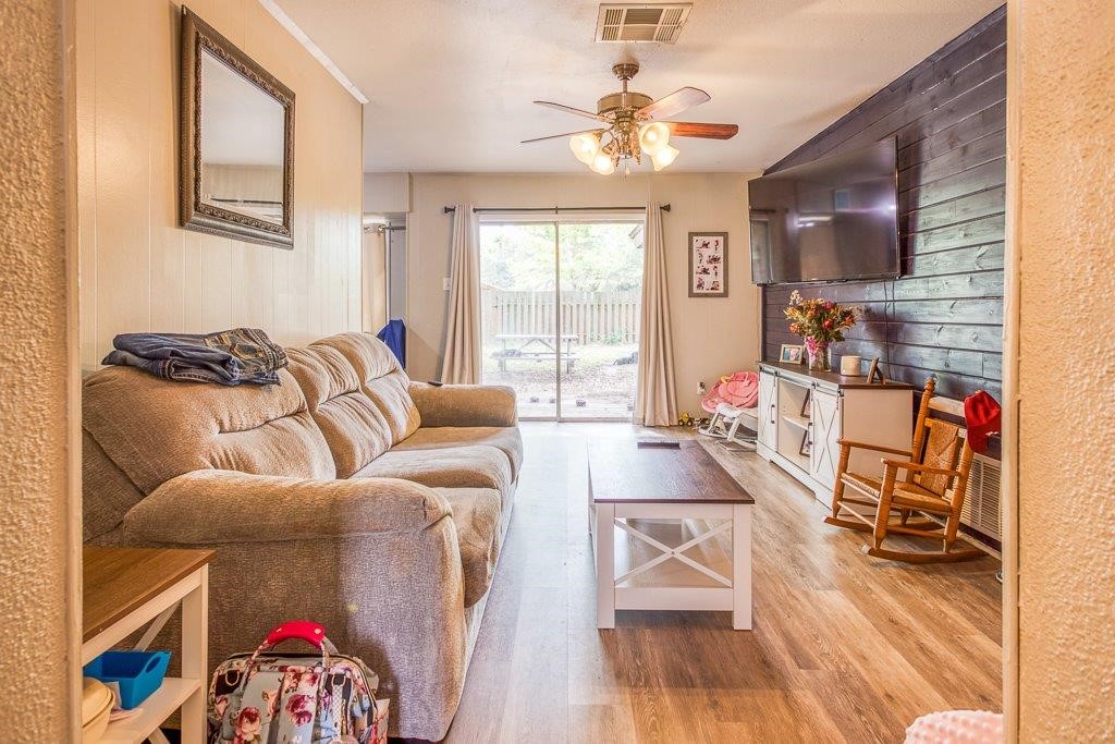 2994 Lovers Lane Property Photo 4