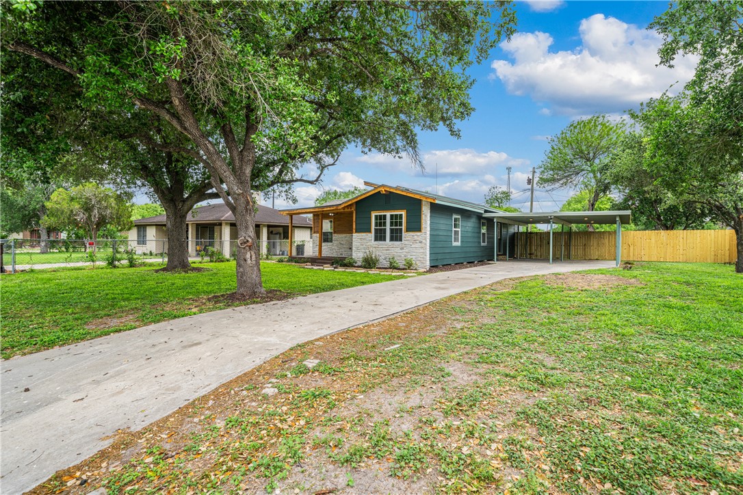 207 W Avenue A Property Photo 5