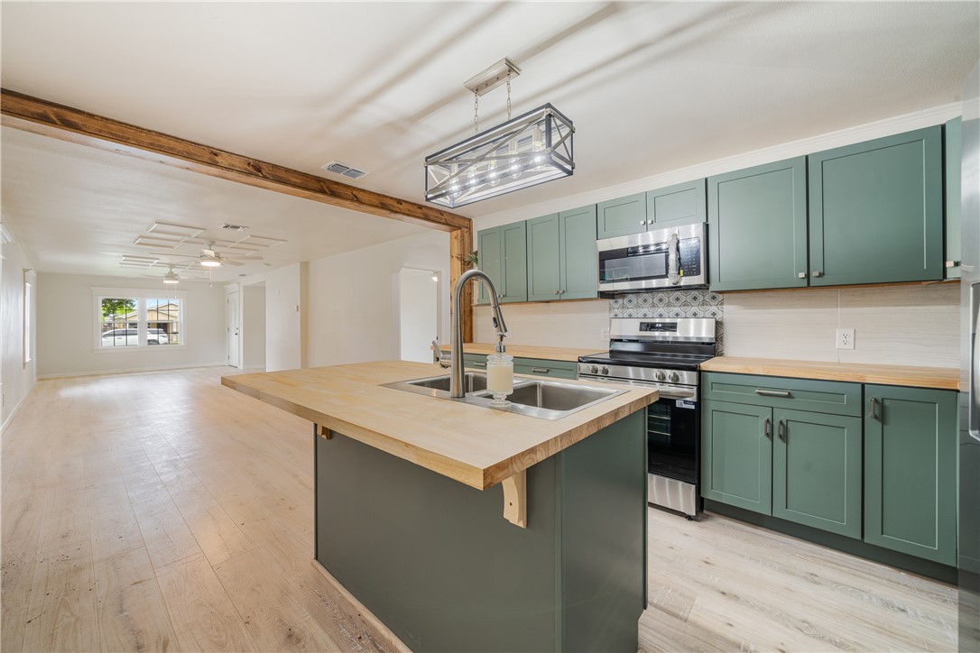 207 W Avenue A Property Photo 8