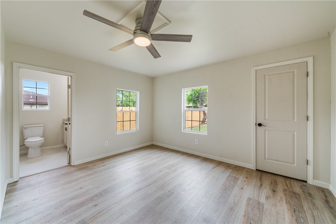 207 W Avenue A Property Photo 13
