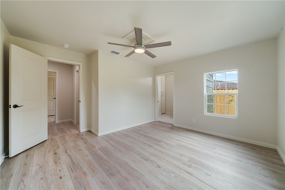 207 W Avenue A Property Photo 14