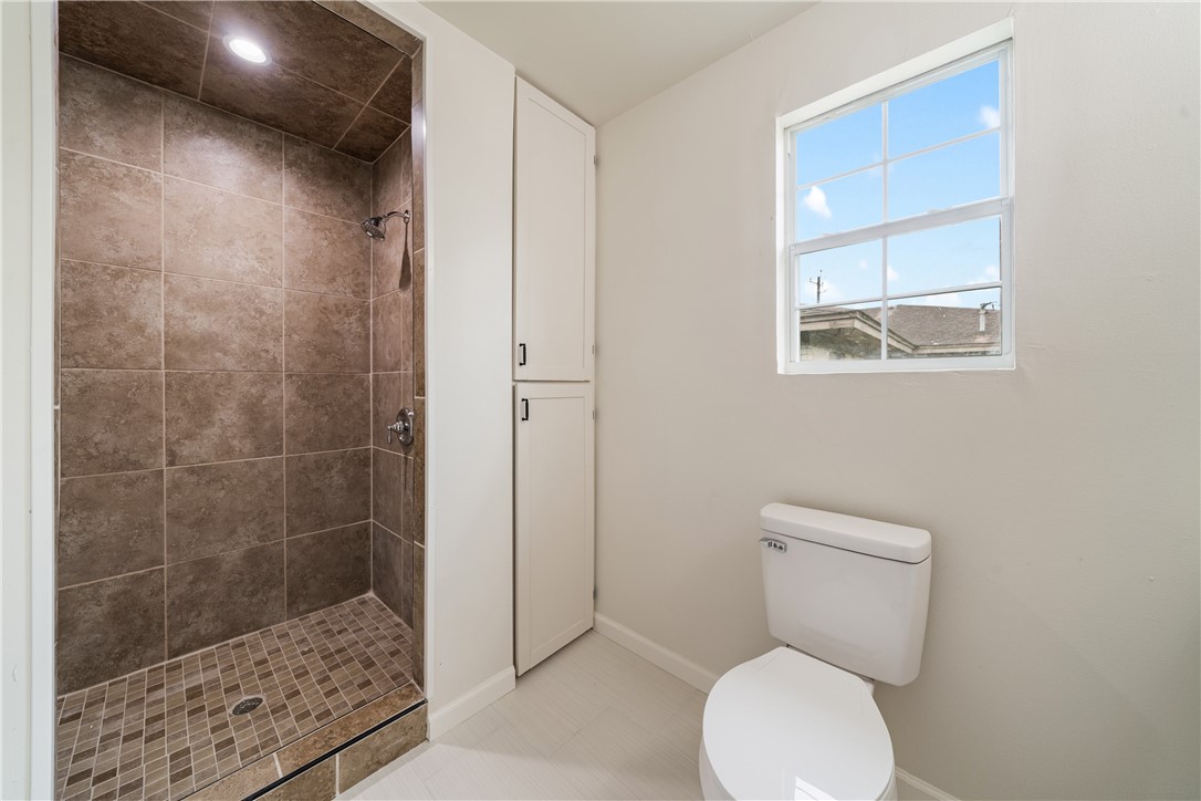 207 W Avenue A Property Photo 17
