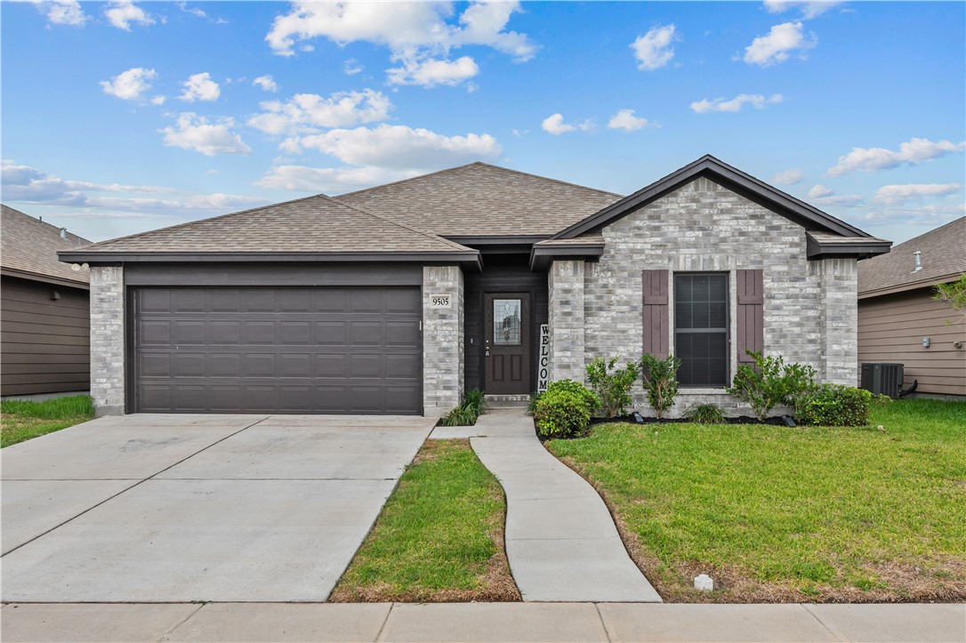 9505 English Oak Dr Property Photo