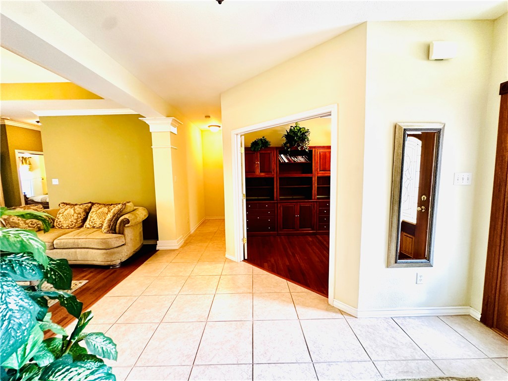 5822 Beauvais Dr Property Photo 4