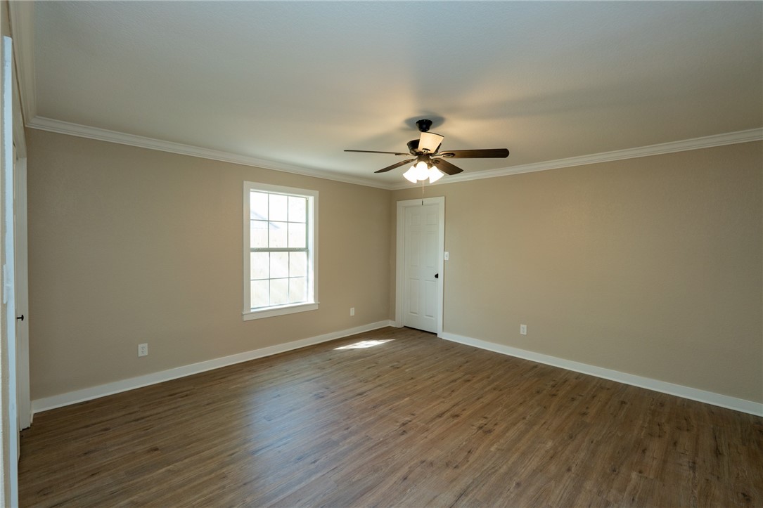 515 Seale Ave Property Photo 4