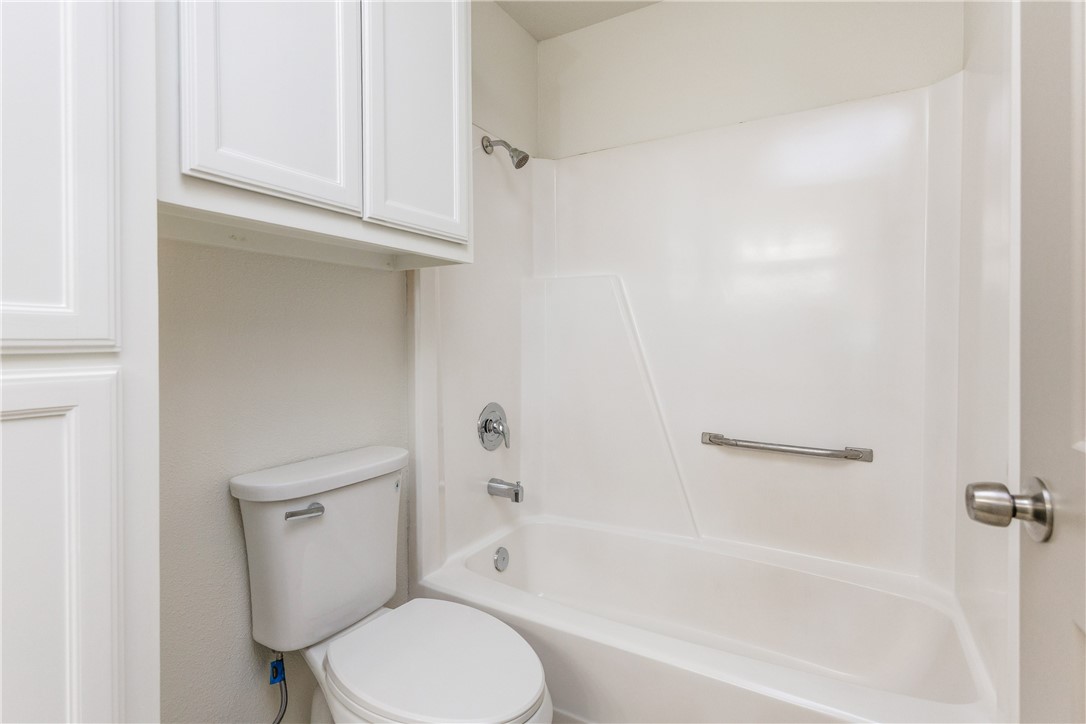 2325 Roseland Dr Property Photo 14