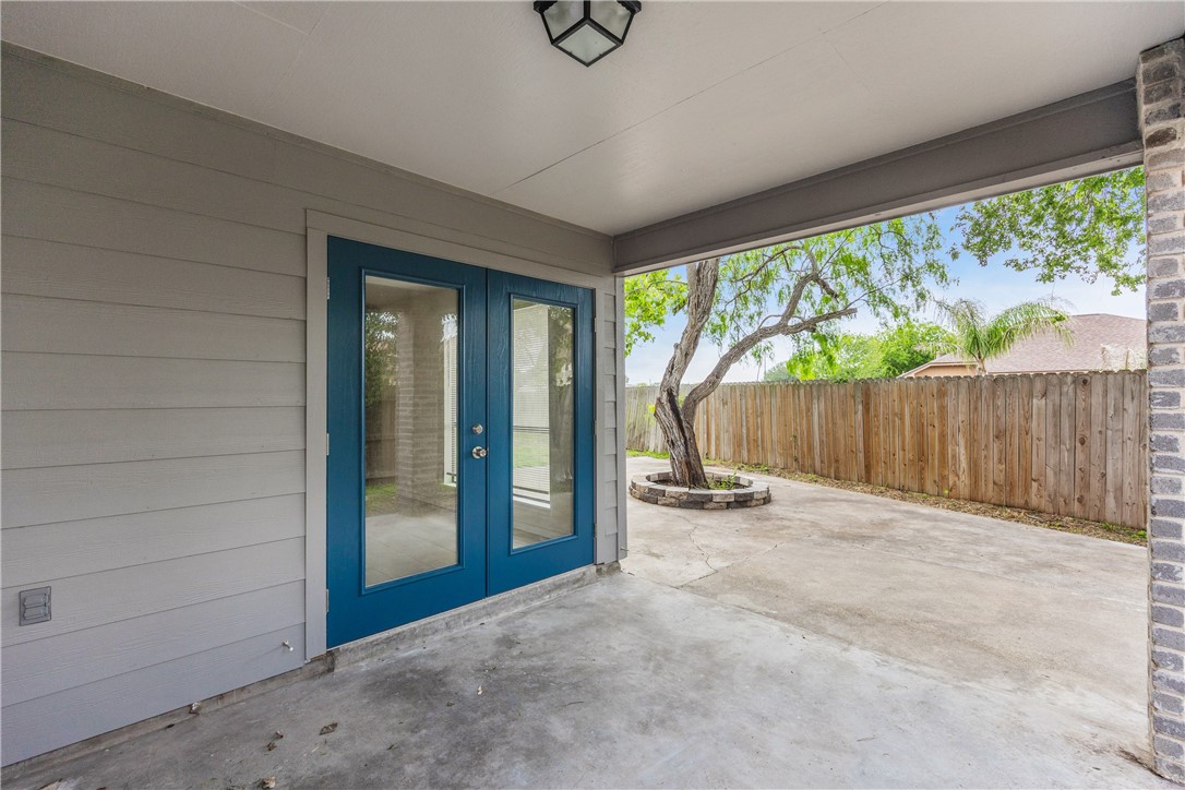 2325 Roseland Dr Property Photo 22