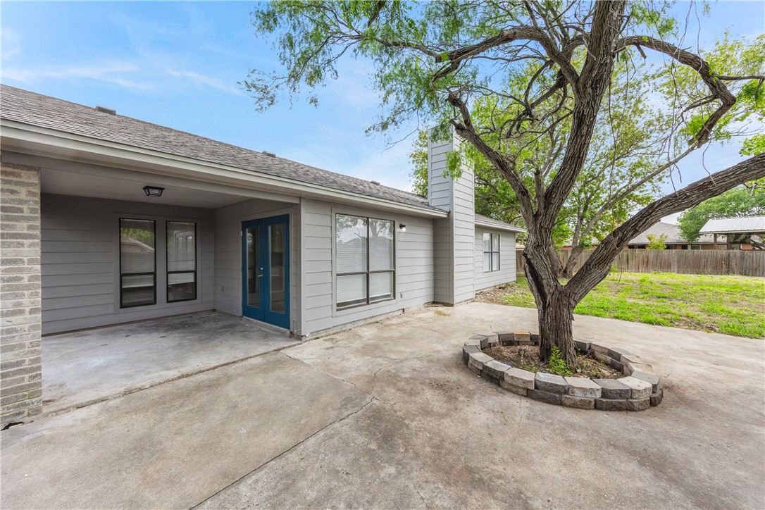 2325 Roseland Dr Property Photo 24