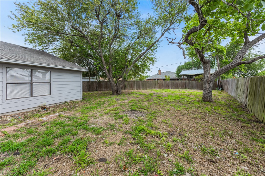 2325 Roseland Dr Property Photo 26