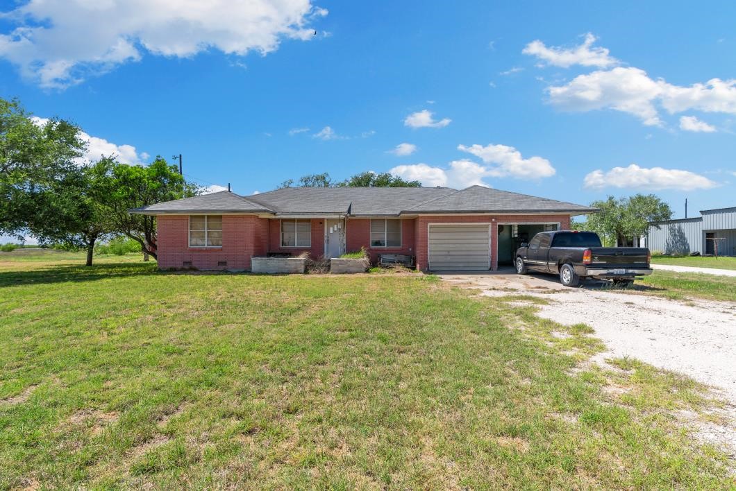 1527 N Fm 738 Property Photo 9