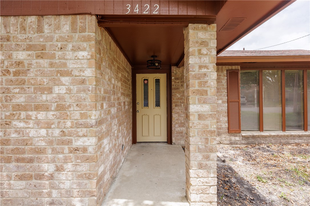 3422 Crest Elm Dr Property Photo 3