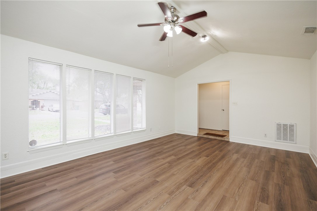 3422 Crest Elm Dr Property Photo 6